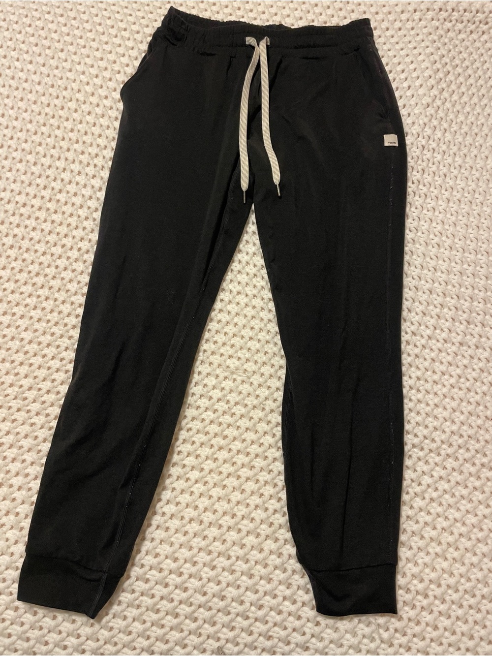 Women’s black Vuori joggers xs